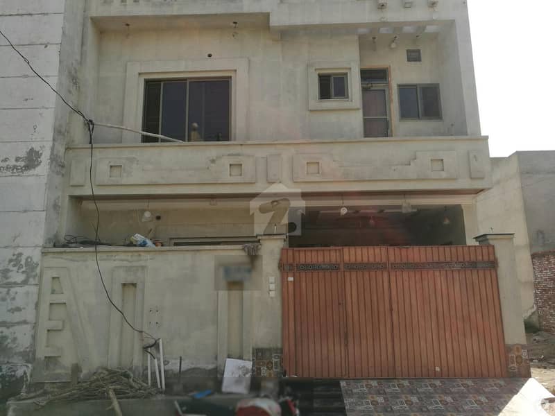 ایڈن بولیوارڈ - بلاک بی ایڈن بولیوارڈ ہاؤسنگ سکیم کالج روڈ لاہور میں 5 کمروں کا 5 مرلہ مکان 1.1 کروڑ میں برائے فروخت۔