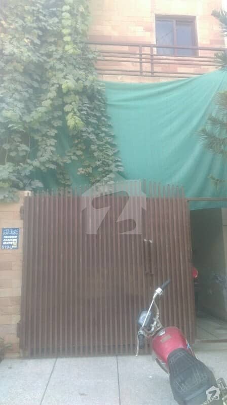 جوہر ٹاؤن لاہور میں 3 کمروں کا 6 مرلہ مکان 1.4 کروڑ میں برائے فروخت۔