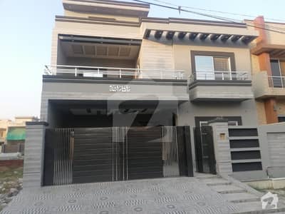 10 Marla Brand New House Is Available For Sale To A Good Location 10 Marla Brand New House Is Available For Sale To A Good Location