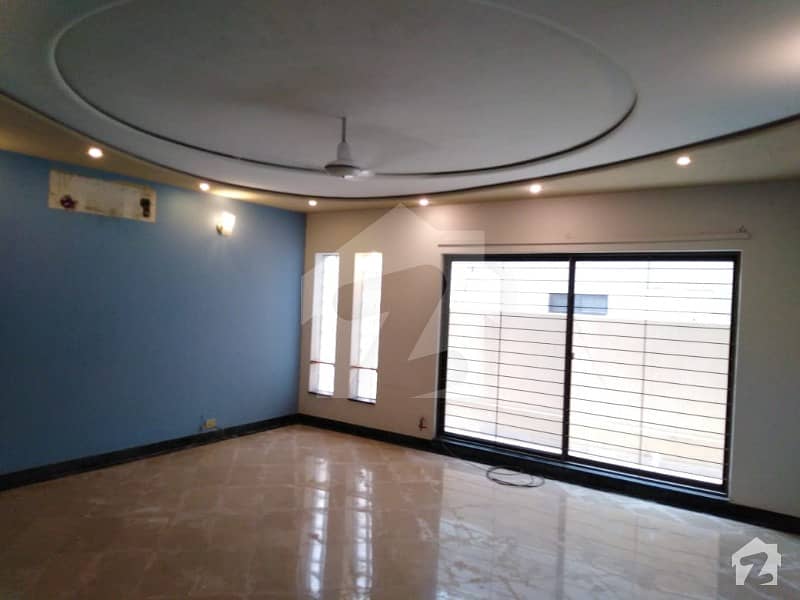 Luxury Location Bungalow 1 kanal Available For Rent In DHA Phase 4