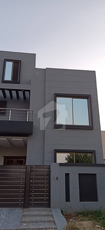 5 Marla Beautiful Brand New House For Sale In New Lahore City