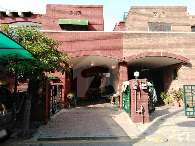 فورٹ ولاز لاہور میں 4 کمروں کا 9 مرلہ مکان 1.9 کروڑ میں برائے فروخت۔