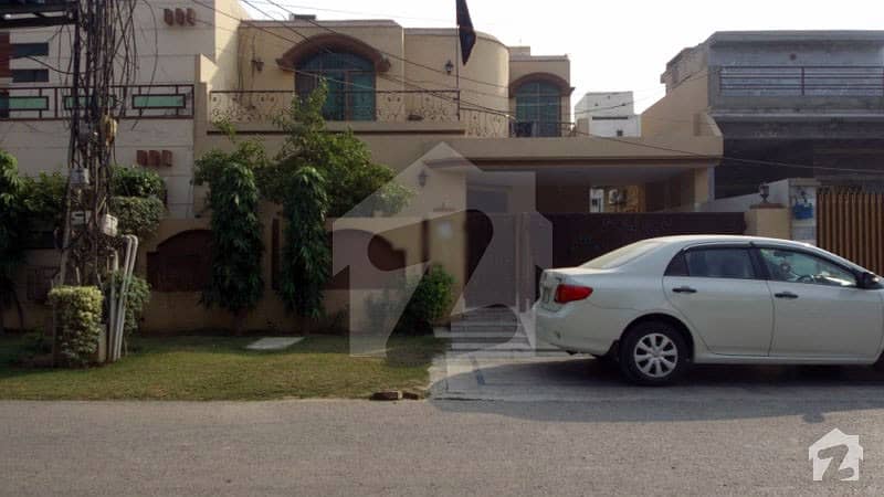 10 Marla House For Sale In Ee Block Of   DHA Phase 4 Lahore