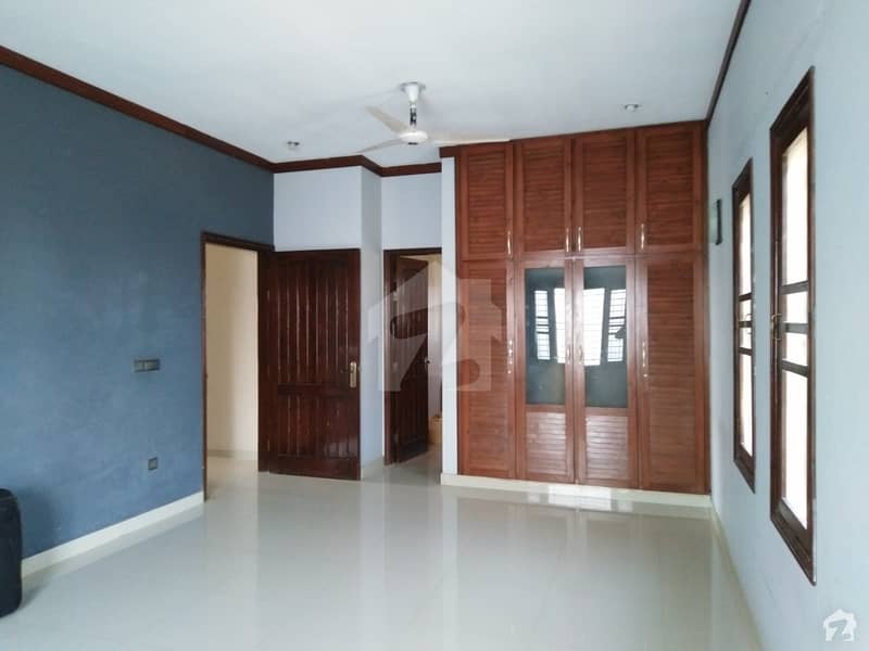 5 Bedrooms Banglow Is Available For Rent