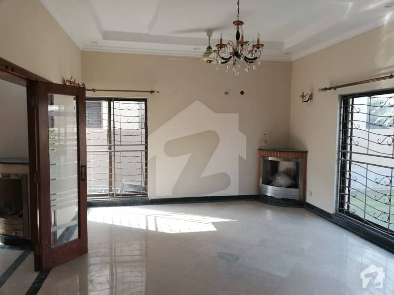 100 Original Picks Golden Offer 1 Kanal Bungalow Like New Available For Sale In DHA Phase 2