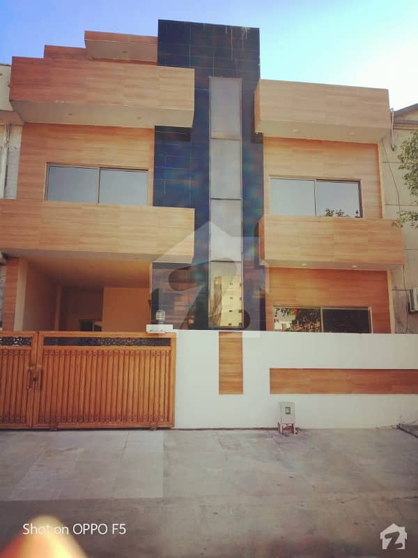 30X60 Double Portion House In E-11 Near Markaz On 50 Feet Street