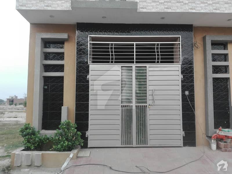 ملت روڈ فیصل آباد میں 2 کمروں کا 2 مرلہ مکان 40 لاکھ میں برائے فروخت۔