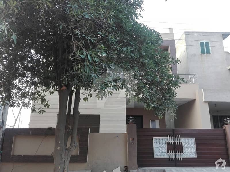 واپڈا سٹی فیصل آباد میں 4 کمروں کا 10 مرلہ مکان 1.6 کروڑ میں برائے فروخت۔