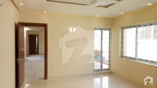 A Brand New Stylish 533 Square Yards House Is Available For Sale In F-7/2 A Brand New Stylish 533 Square Yards House Is Available For Sale In F-7/2
