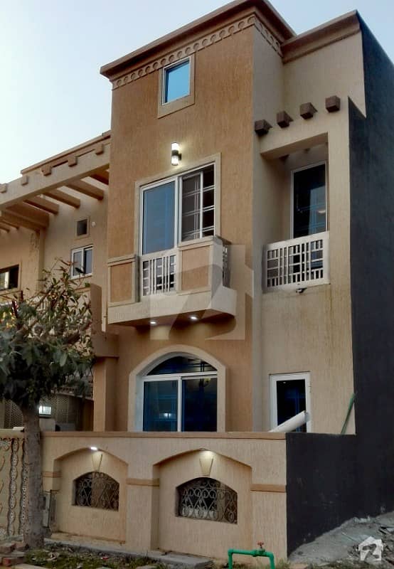 Main Boulevard 5 Marla Double Story Brand New House For Sale Bahria Town Phase 8 Ali Block