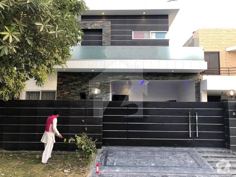 10 Marla Owner Built House available for Sale in Phase 3 DHA Defence