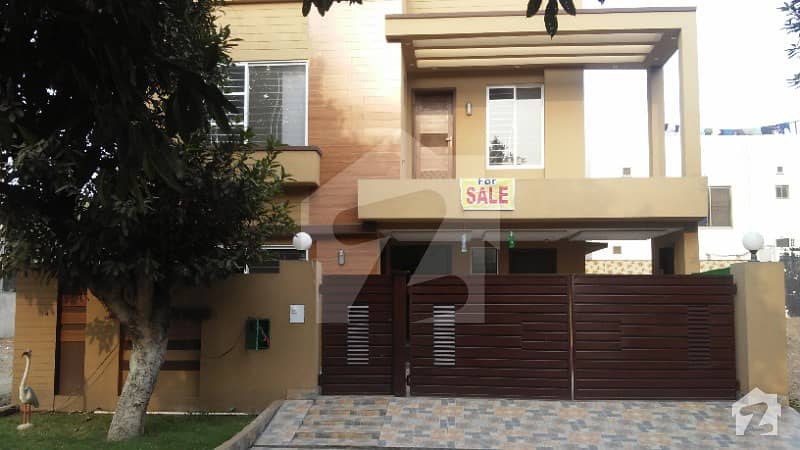 10 Marla House For Rent In Sector C Bahria Town