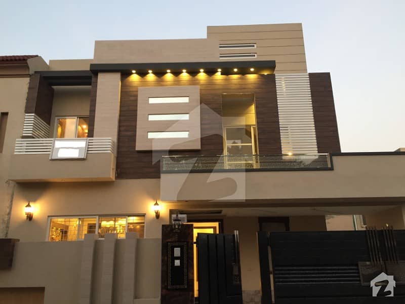 10 MARLA BRAND NEW LUXURY PORTION FOR RENT IN BAHRIA TOWN LAHORE