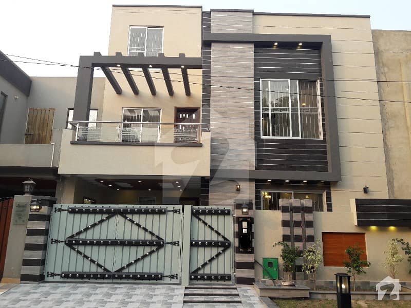 FIRST ENTRY BRAND NEW VVIP DESIGNER HOUSE FOR RENT