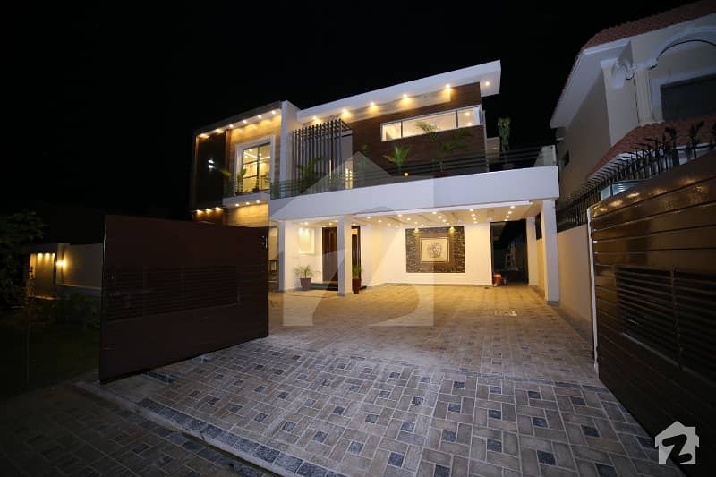 1 Kanal Low Price Designer Bungalow For Sale