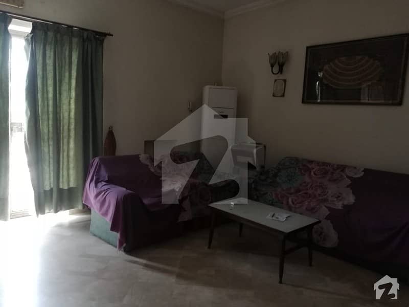 10 MARLA FULLY FURNISHED UPPER PORTION IN DHA PHASE 4 BLOCK EE