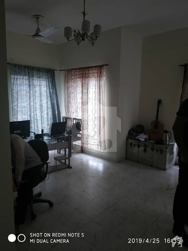 Awami Villa 2 Corner Flat With Gas For Rent