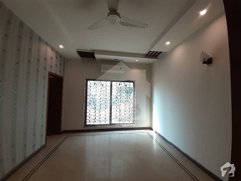 Beautiful 1 kanal Furnished House For Rent