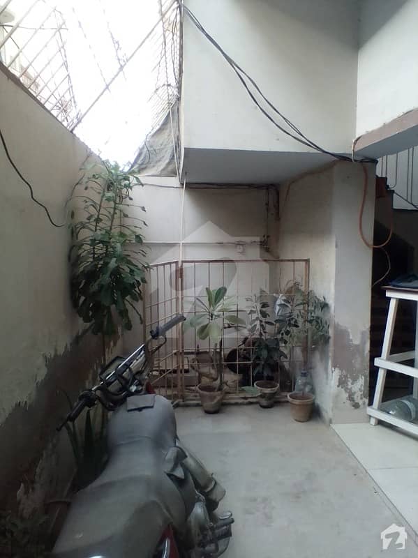 محمود آباد کراچی میں 2 کمروں کا 7 مرلہ مکان 2.1 کروڑ میں برائے فروخت۔