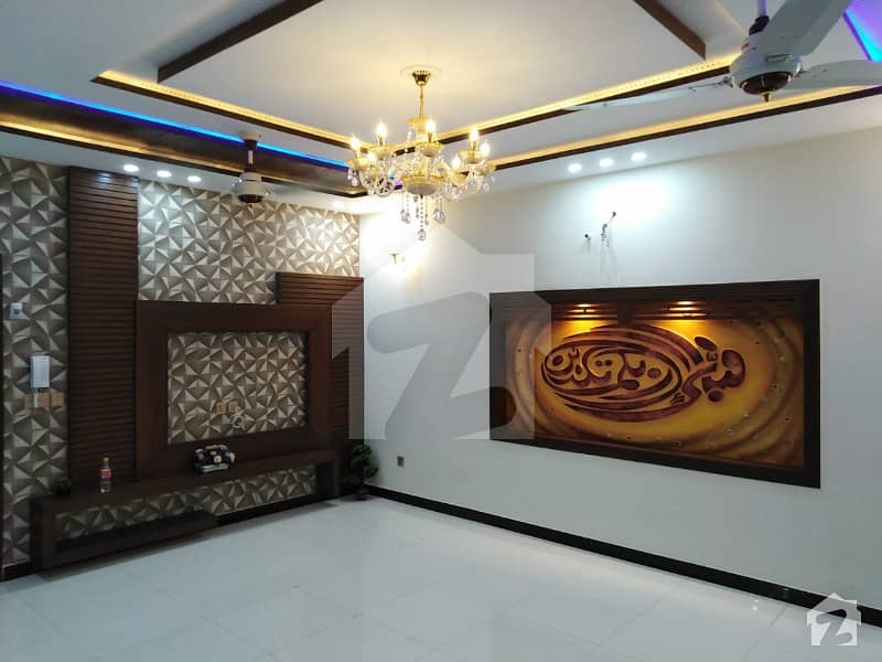 10 Marla House For Rent Vip Location Good Condition Gulbahar Block Bahria Town