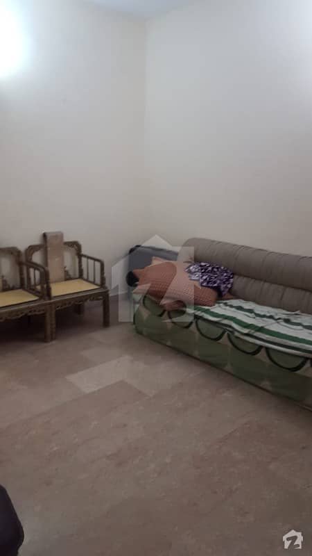 گلبرگ لاہور میں 4 کمروں کا 5 مرلہ مکان 1.4 کروڑ میں برائے فروخت۔
