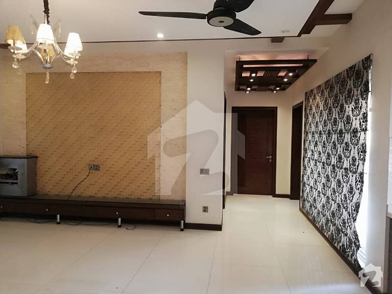 1 Kanal Designer 5 Bedroom House Centrally Heating and cooling system near to Ghazi Road