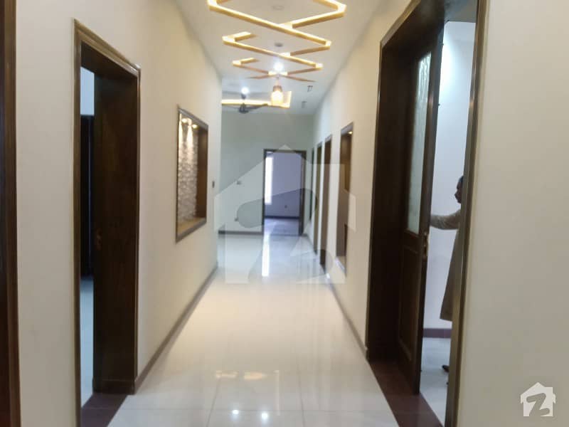 سوان گارڈن اسلام آباد میں 7 کمروں کا 1 کنال مکان 2.95 کروڑ میں برائے فروخت۔