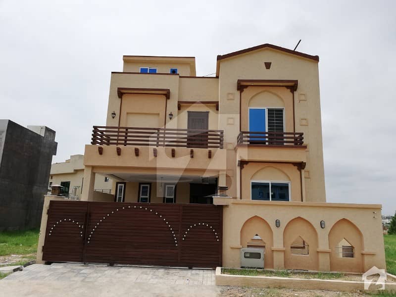 Brand New 12 Marla With Lawn House For Rent