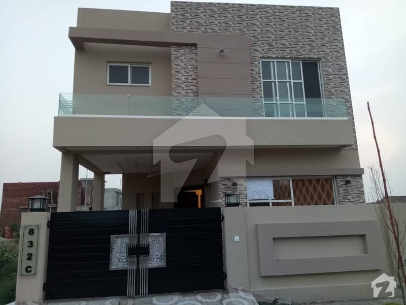5 MARLA BRAND NEW HOUSE AVAILABLE FOR SALE IN DHA 9 TOWN