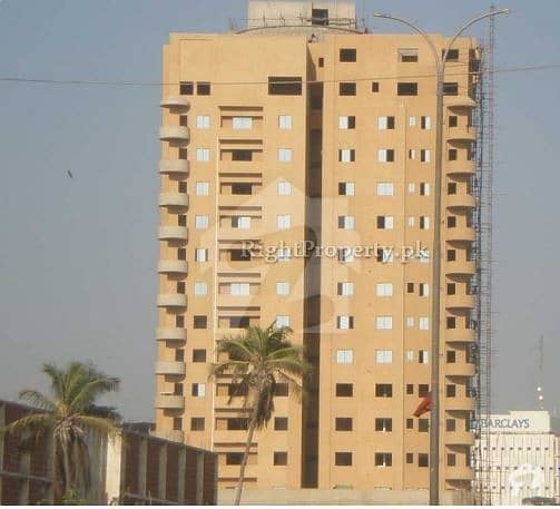 ایم ٹی خان روڈ کراچی میں 3 کمروں کا 8 مرلہ فلیٹ 2.2 کروڑ میں برائے فروخت۔