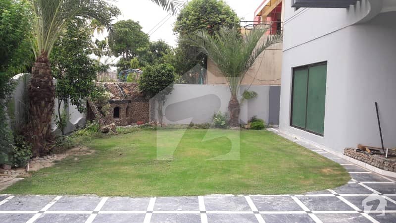 Luxurious 1 Kanal  House For Rent In Dha Phase 1 Lahore