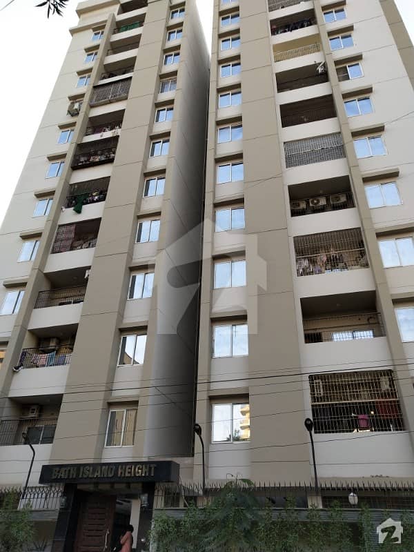 باتھ آئی لینڈ کراچی میں 4 کمروں کا 10 مرلہ فلیٹ 1 لاکھ میں کرایہ پر دستیاب ہے۔