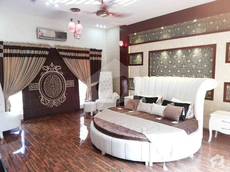 بحریہ ٹاؤن جینیپر بلاک بحریہ ٹاؤن سیکٹر سی بحریہ ٹاؤن لاہور میں 5 کمروں کا 1 کنال مکان 1.2 لاکھ میں کرایہ پر دستیاب ہے۔