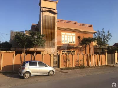 Here Is A Good Opportunity To Live In A Well-Built House Here Is A Good Opportunity To Live In A Well-Built House