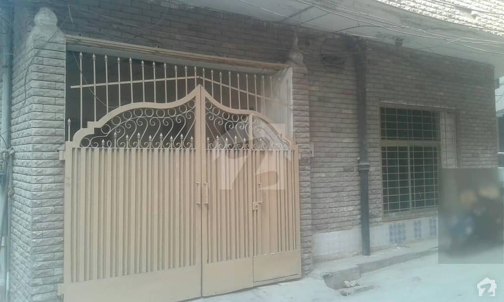 مسلم ٹاؤن لاہور میں 4 کمروں کا 5 مرلہ مکان 45 ہزار میں کرایہ پر دستیاب ہے۔