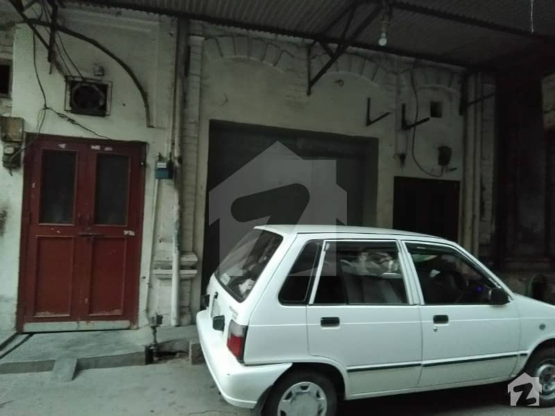 ڈگلس پورہ فیصل آباد میں 3 کمروں کا 3 مرلہ مکان 1.65 کروڑ میں برائے فروخت۔