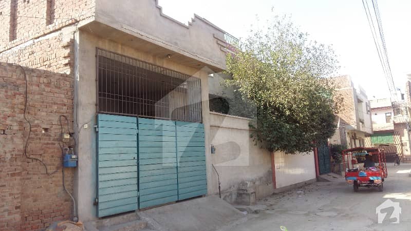 علی ٹاؤن فیصل آباد میں 2 کمروں کا 7 مرلہ مکان 1 کروڑ میں برائے فروخت۔