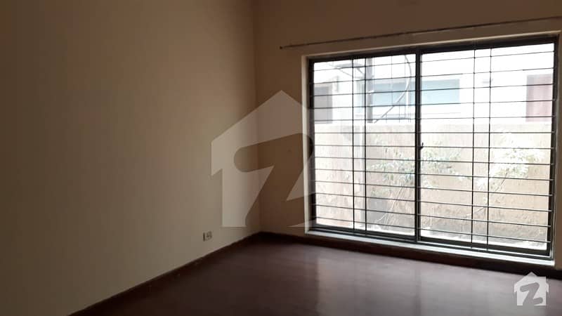 10 Marla 5 Beds House Available For Rent in Phase 8