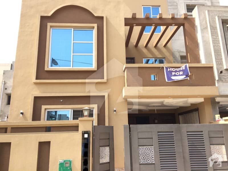 5 MARLA BRAND NEW LUXURY HOUSE FOR RENT IN BAHRIA TOWN LAHORE