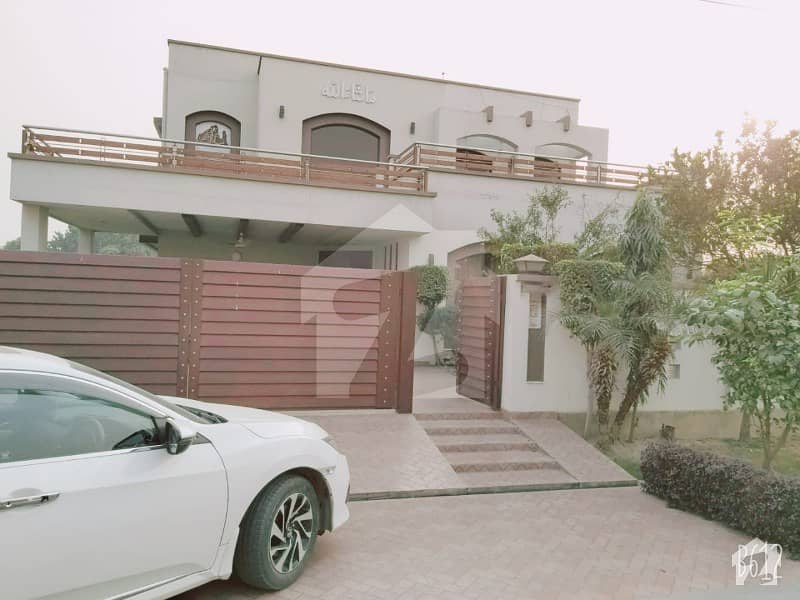 One Kanal Fully Furnished Splendid Bungalow For Sale