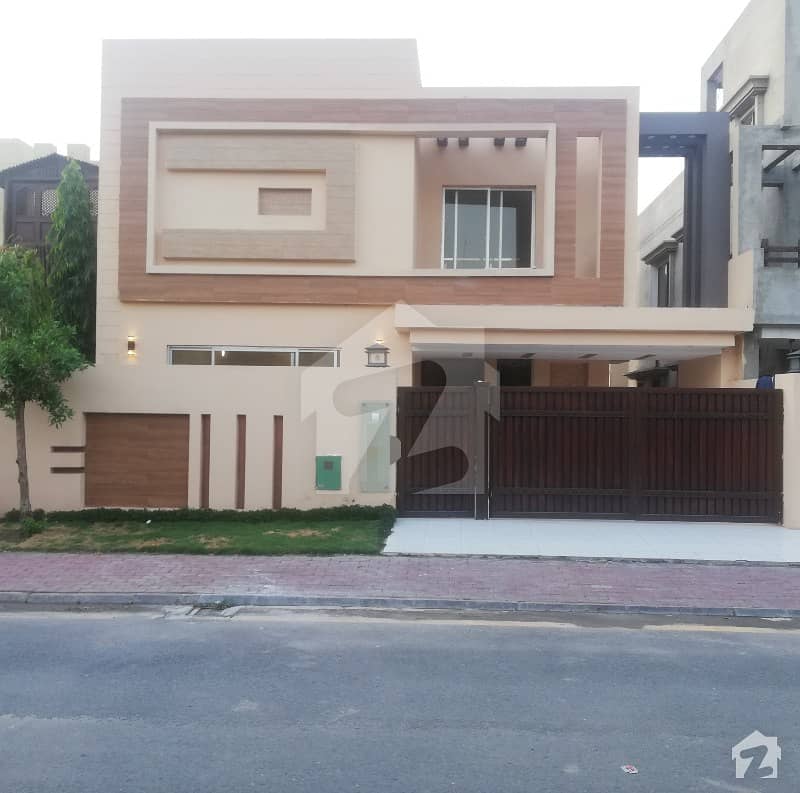 10 Marla House For Rent in Nargis Block Sector C Bahria Town Lahore