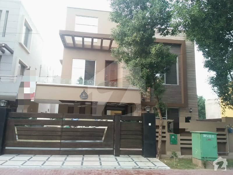 10 Marla House For Rent in Tulip Block Sector C Bahria Town Lahore