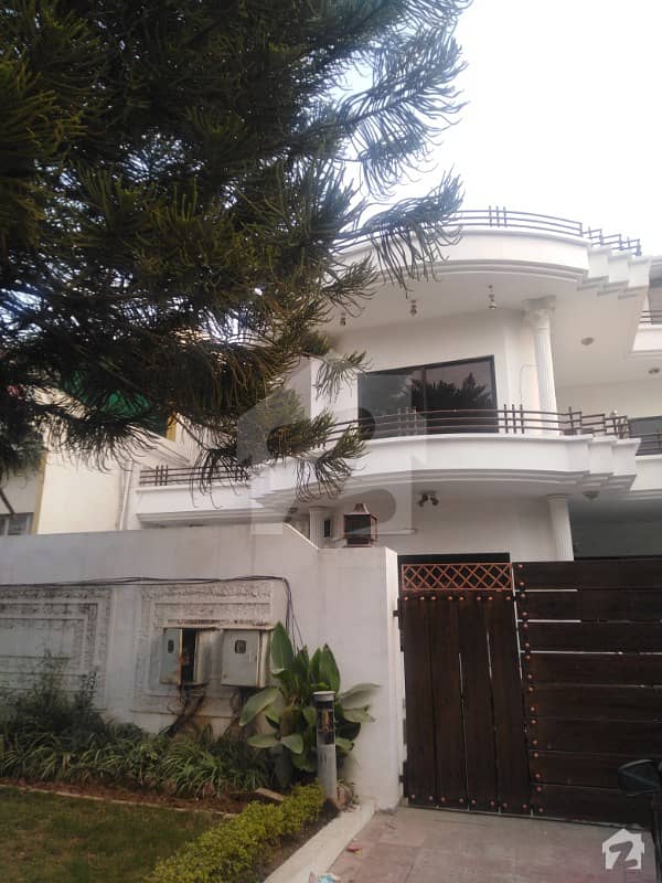 40x80 upper portion house available for rent
