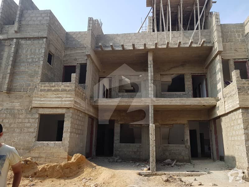 کنگز گارڈن گلستانِ جوہر کراچی میں 4 کمروں کا 5 مرلہ مکان 1.5 کروڑ میں برائے فروخت۔