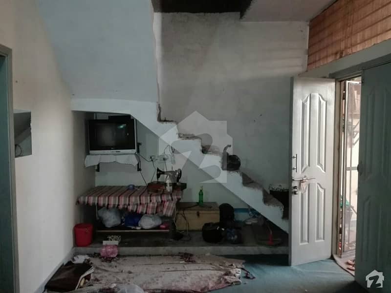 ڈھوک پراچہ راولپنڈی میں 2 کمروں کا 3 مرلہ زیریں پورشن 15 ہزار میں کرایہ پر دستیاب ہے۔