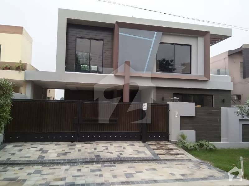 Galleria Design Double Height Lobby One Kanal Bungalow For Sale