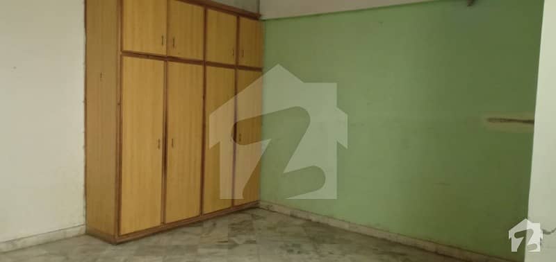 JOHAR TOWN 5 MARLA UPPER PORTION 2 BEDROOMS NEAR EMPORIUM OR MACDONALD