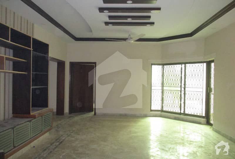 Beautiful 1 Kanal 3 Bed Upper Portion Available For Rent