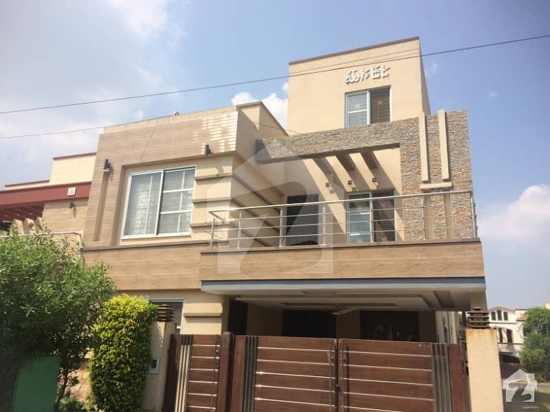 8 Marla Brand New Stylish House For Rent In Bahria Town Lahore