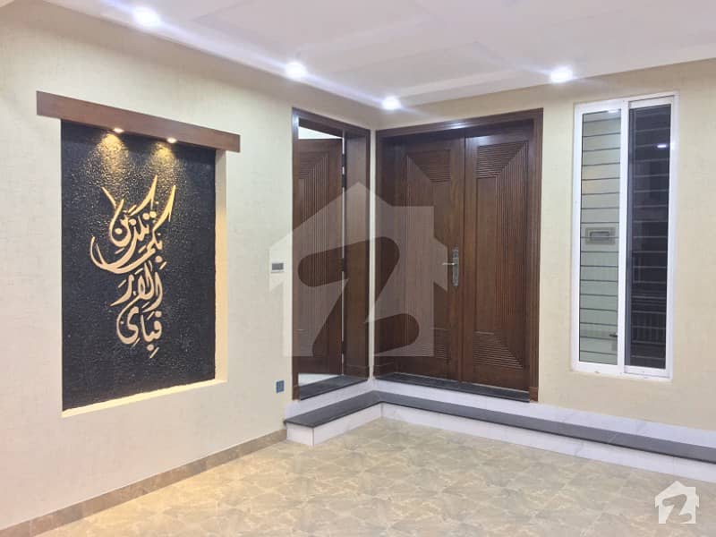 7 Marla Lavish House For Sale In Abu Bakar Block Phase 8